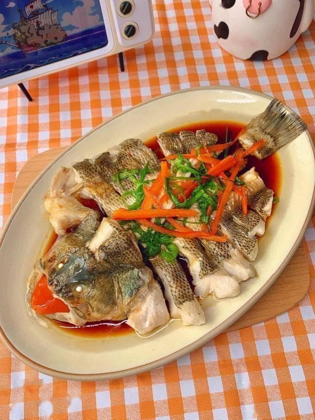 元旦聚餐必学三道菜：清蒸鲈鱼、蒜蓉西兰花、糖醋排骨