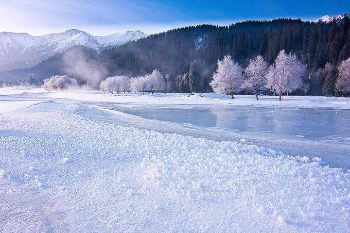 冰雪画卷，温暖新疆——冬日的奇幻之旅