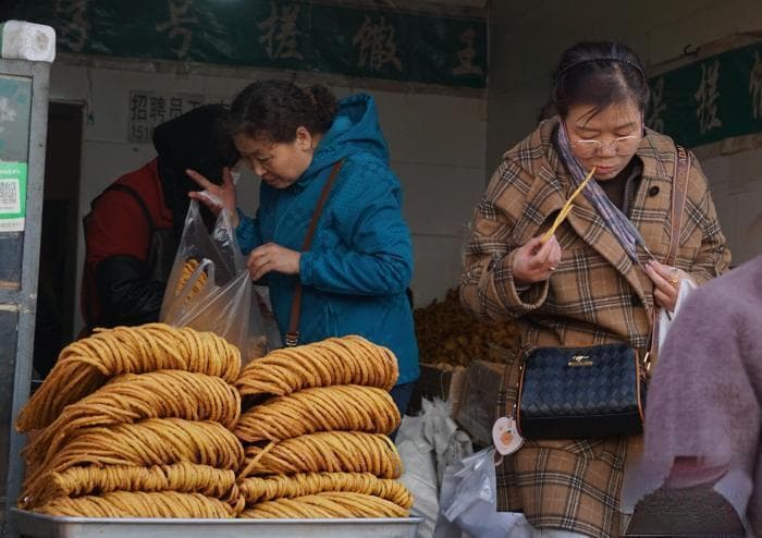 西宁老街烟火气升腾 展示青海舌尖美味