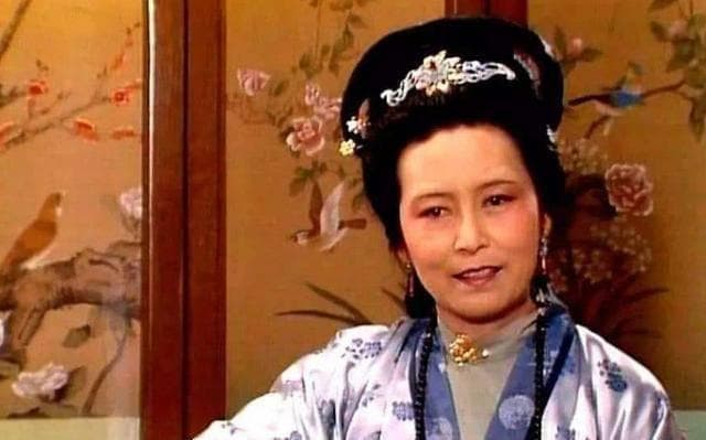 王夫人：《红楼梦》中一个矛盾的贵族妇女形象