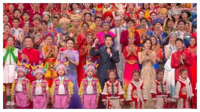 彻底更新换代，7位“时代主持人”，正式成为央视春晚“过去式”