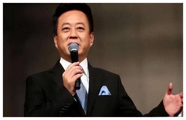 从央视一哥到停职四年，重返央视却被迫退居幕后，朱军经历了什么