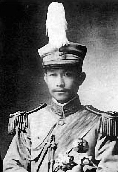 张学良：从东北军统帅到历史传奇，揭秘这位爱国者的风云人生