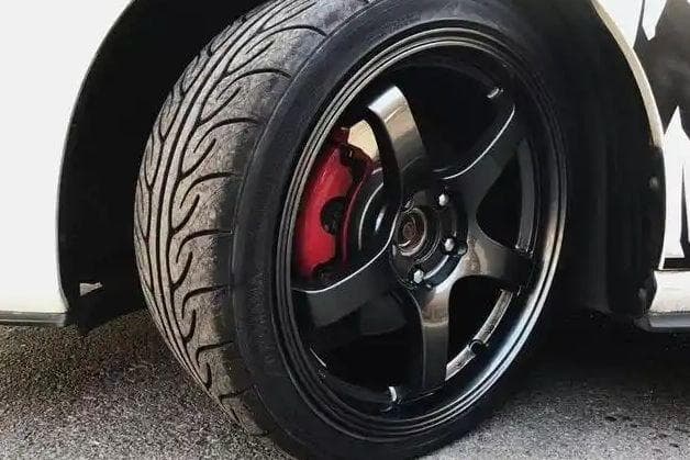 轮胎冷知识：花纹深度竟影响行车安全