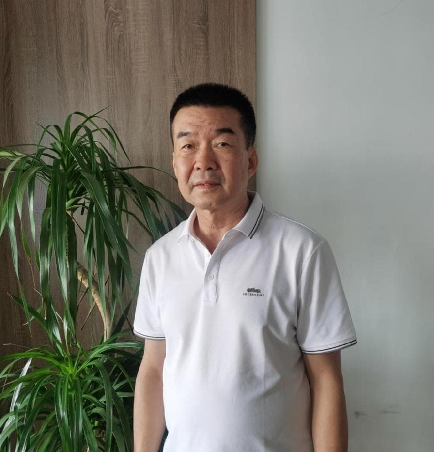 商人服刑期间，公司数亿资产被亲哥哥助人2万元"套走"，十余年后嫌疑人被公诉