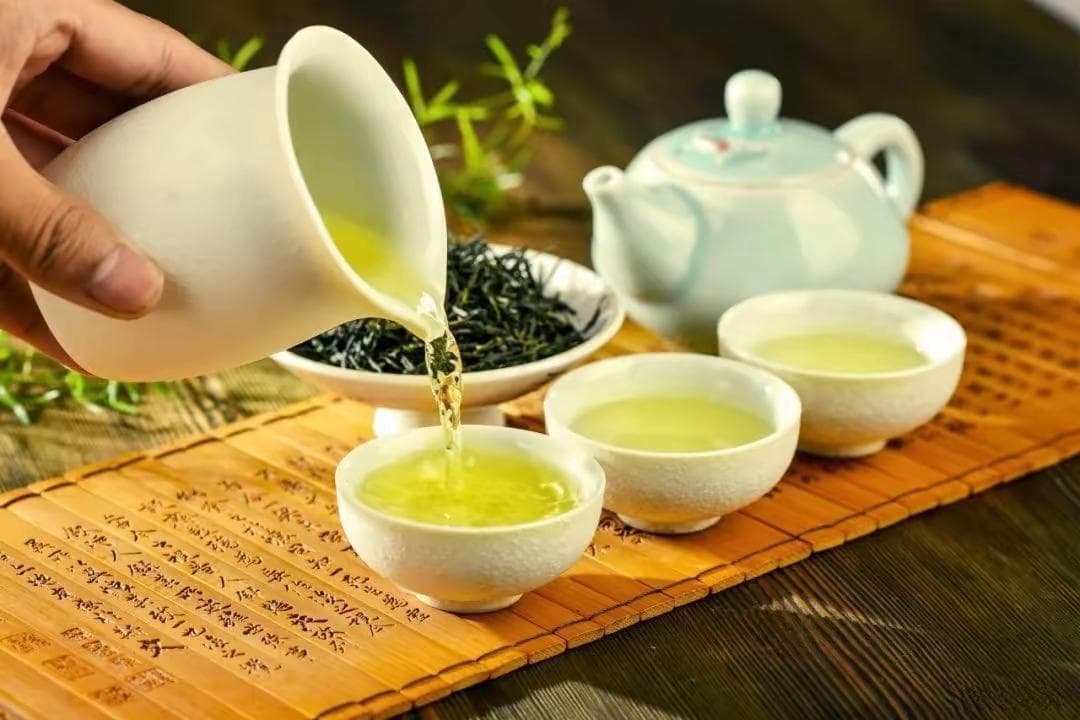 元稹的《茶》以宝塔诗的方式，形神兼备地对茶进行了歌咏