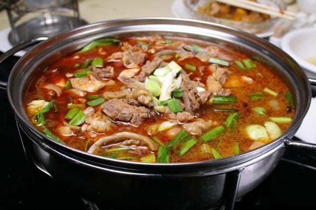 高州十大名菜：从狗肉到盐焗鸡，品味广东高州的美食文化