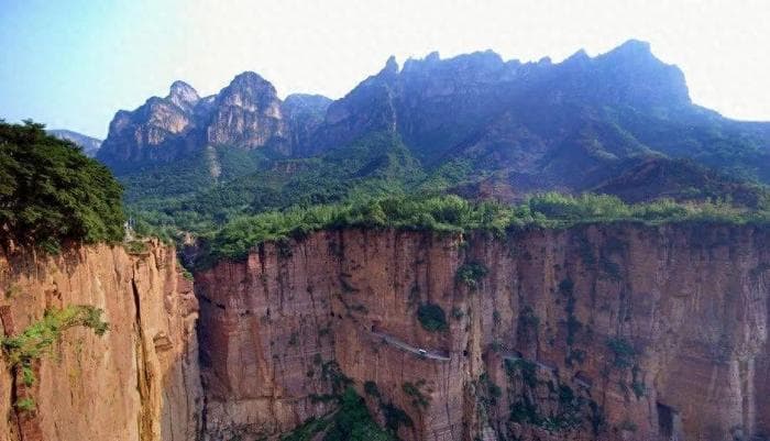西安出发2小时就能到达的挂壁公路，打卡山阳自然山水和漫川古镇
