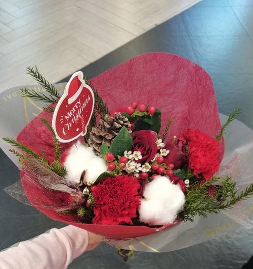 19朵红白玫瑰组合的花语是什么？