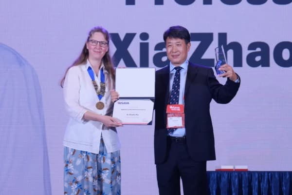 中国农业大学夏兆飞教授荣获世界小动物兽医师协会科学成就奖
