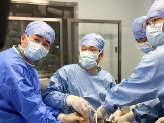 四岁女童半月板撕裂，微创手术巧解儿童关节难题