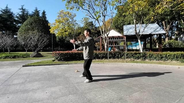 练太极拳应怎样呼吸?关系到动作的流畅性、内气的运行、身体健康
