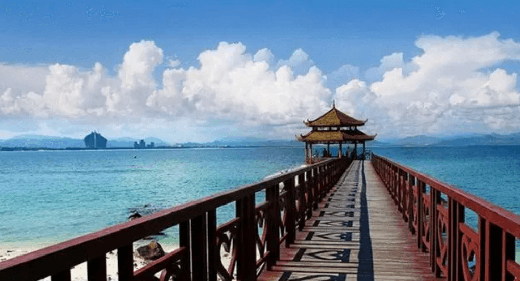 三亚十大景点全攻略：从海滨浴场到热带雨林，玩转这座“东方夏威夷”