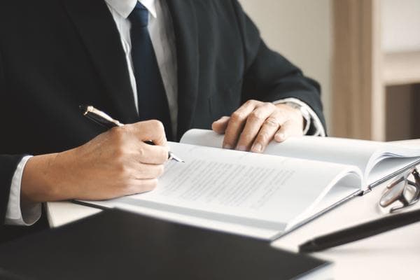 犯罪、犯法与违法：理解三者的本质区别