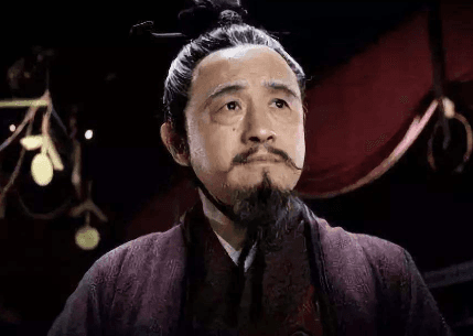 鬻拳不让战败的楚文王进城，为什么还被称为忠臣？