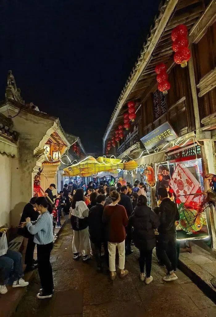 探寻中国传统节日之“十四夜”：历史渊源与现代庆祝
