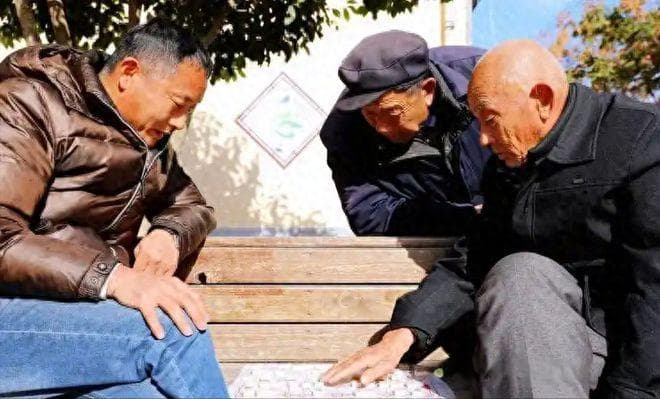 心梗跟吃饭有关？医生：50岁后，吃饭时一定要注意这几个习惯