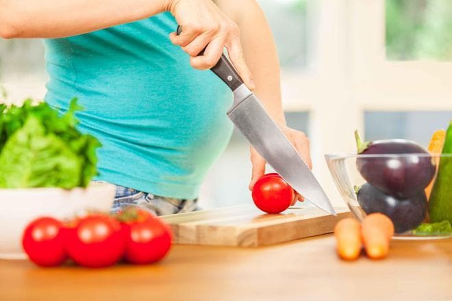 西红柿虽营养丰富，但食用时需牢记这4点，否则危害健康！