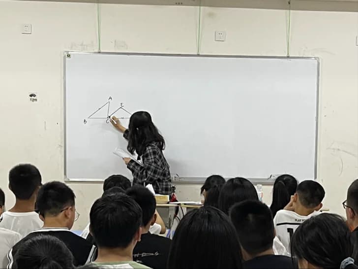 非专业生涌入教师业，师范生如何破局？