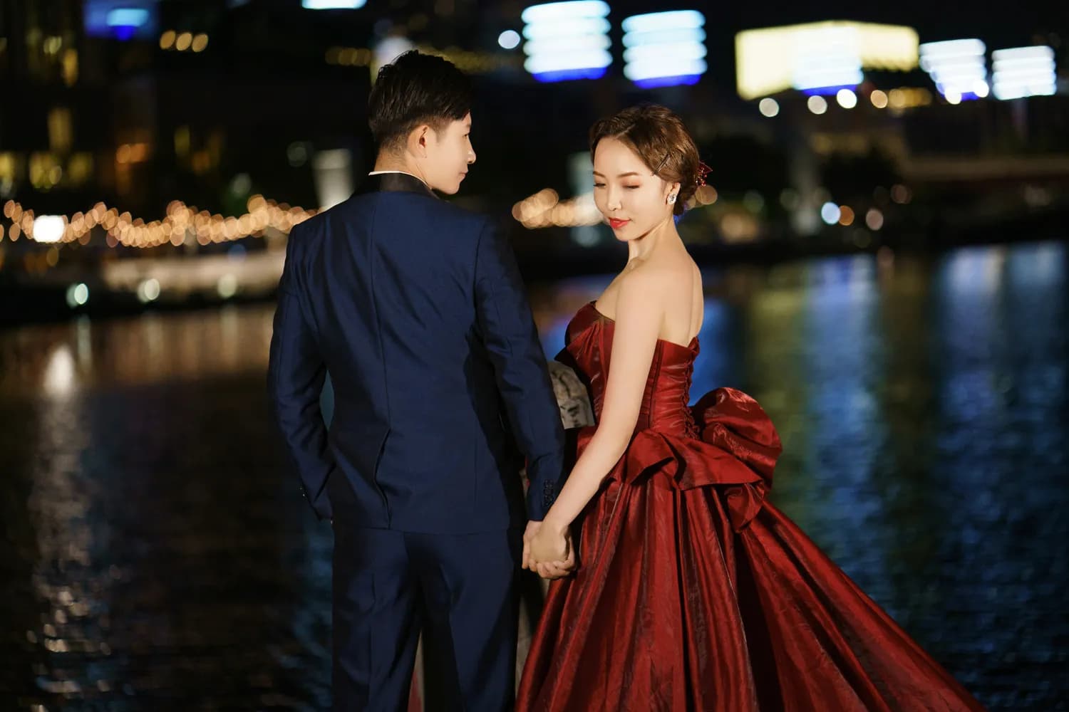 杨紫李现微博之夜牵手走红毯，再度引发结婚猜想