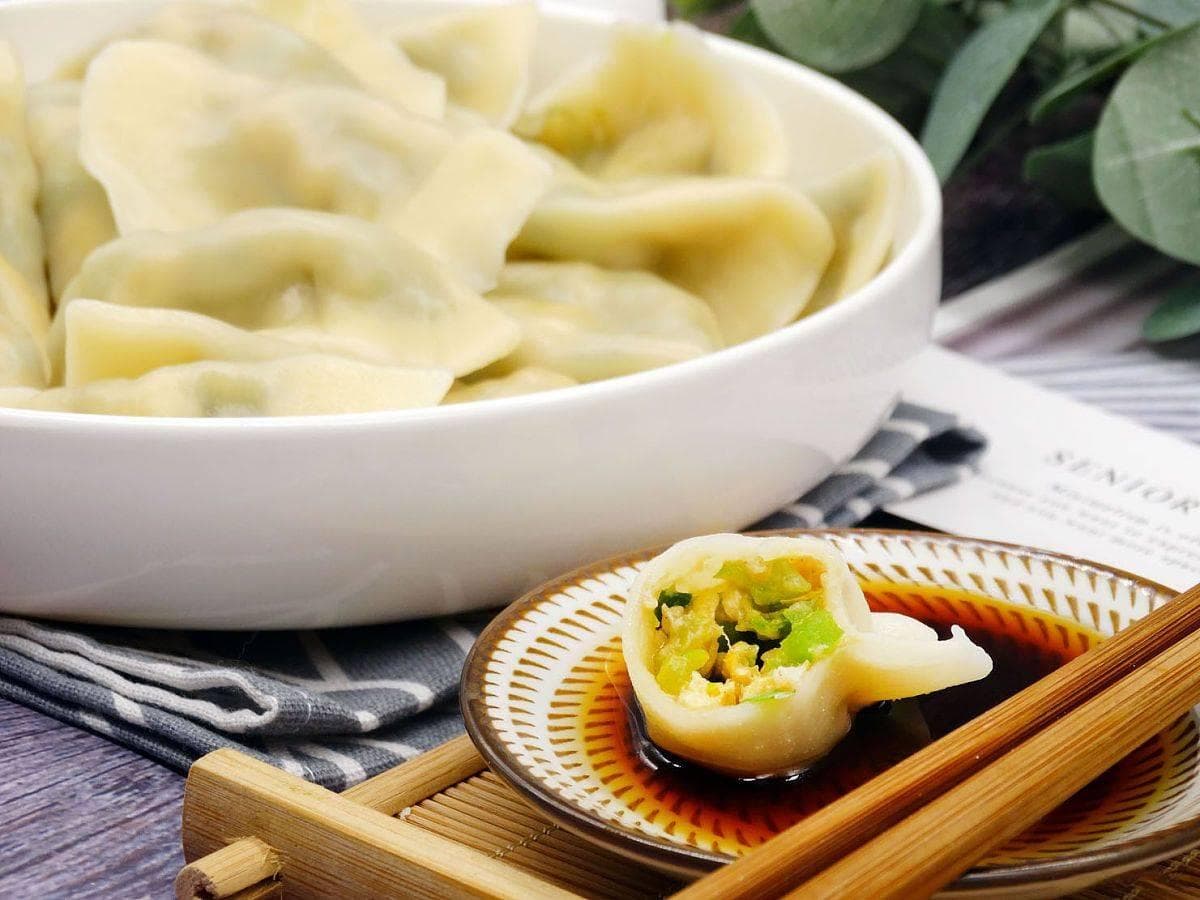 虾仁韭菜鸡蛋三鲜水饺馅怎么调？附韭菜不出水的小妙招