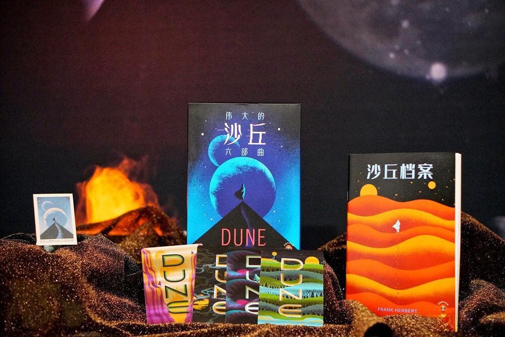 科幻小说是人类幻想的极限，虽然我最喜欢的是《三体》但还有很多科幻小说值得一看