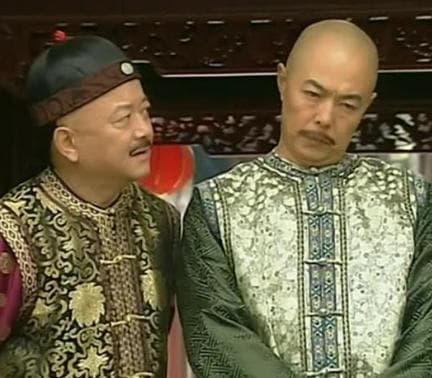 和珅与嘉庆：权力博弈中的微妙关系