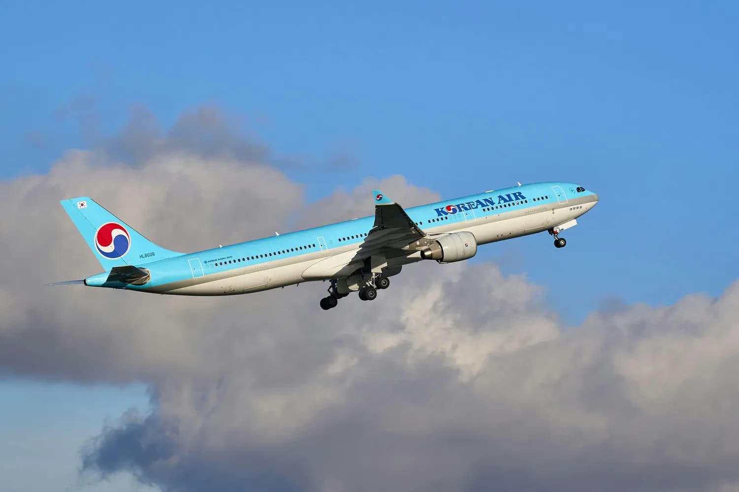 揭秘大韩航空858号班机空难：朝鲜特工的致命任务