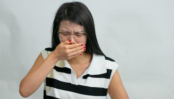 咳嗽按哪个穴位止咳？中医穴位按摩和日常护理全攻略