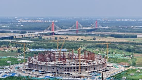 山东首个6万座专业足球场进入屋盖钢结构施工阶段