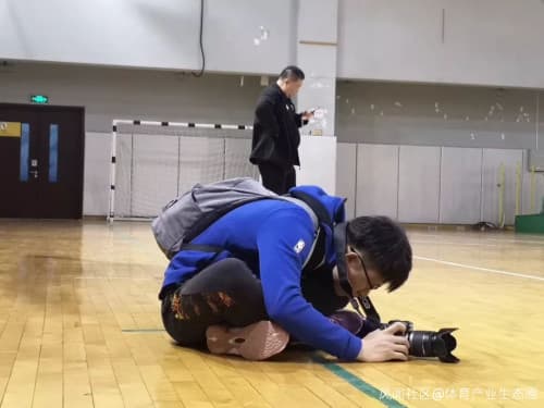 从篮球爱好者到篮球记者：一个关于篮球与梦想的故事