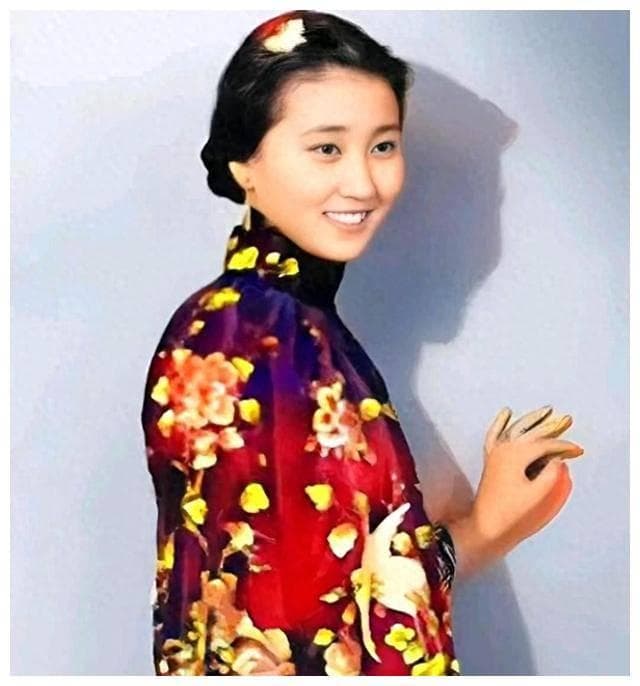 蒋英：嫁给干哥哥钱学森，成就李双江，病逝12年，儿女都怎样了？