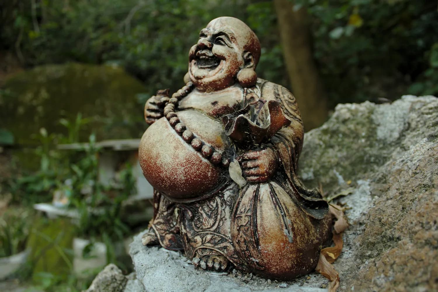 打卡雪窦寺：感受全球唯一弥勒道场的神秘力量