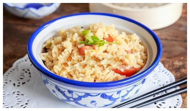 蛋炒饭怎么炒成一粒粒的?只需多做1步,米饭颗粒分明,润而不腻