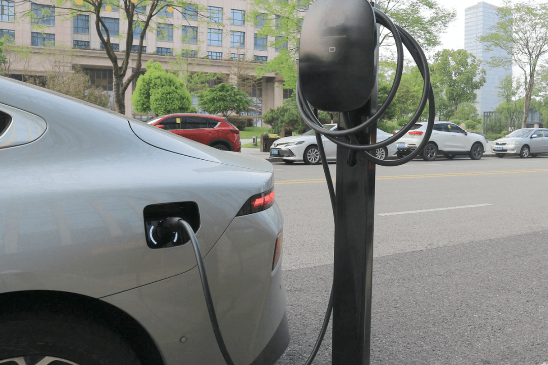 V2L、V2V、V2H、V2G？一文看懂新能源車四種外放電功能