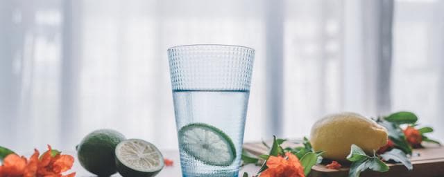 水是导体吗？从纯水到自来水的导电性解析
