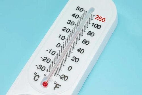 吹风机使用指南：全方位掌握正确吹发技巧与安全注意事项