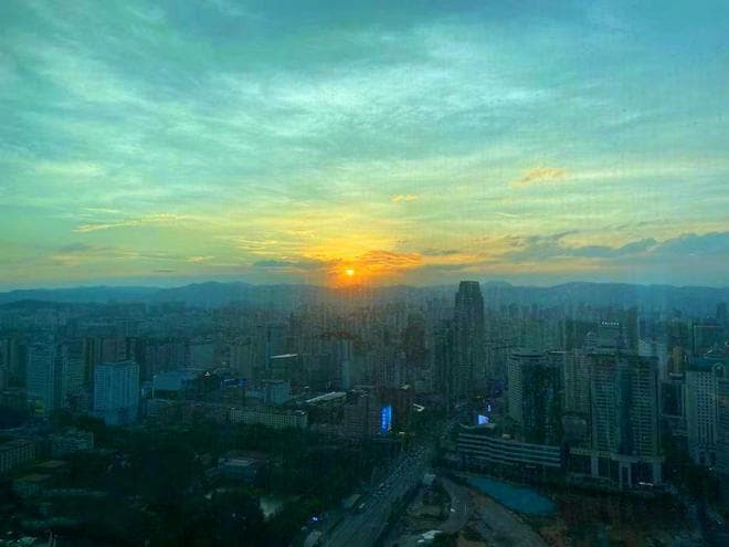 昆明：四季如春的“春城”，为何吸引10万老外定居？