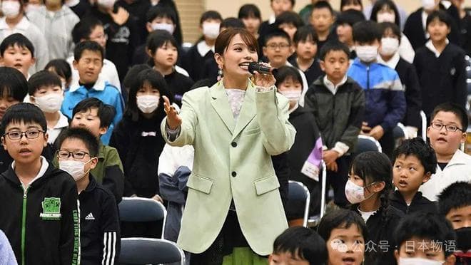 为什么日本学校不用唱国歌，却都有校歌可以唱？