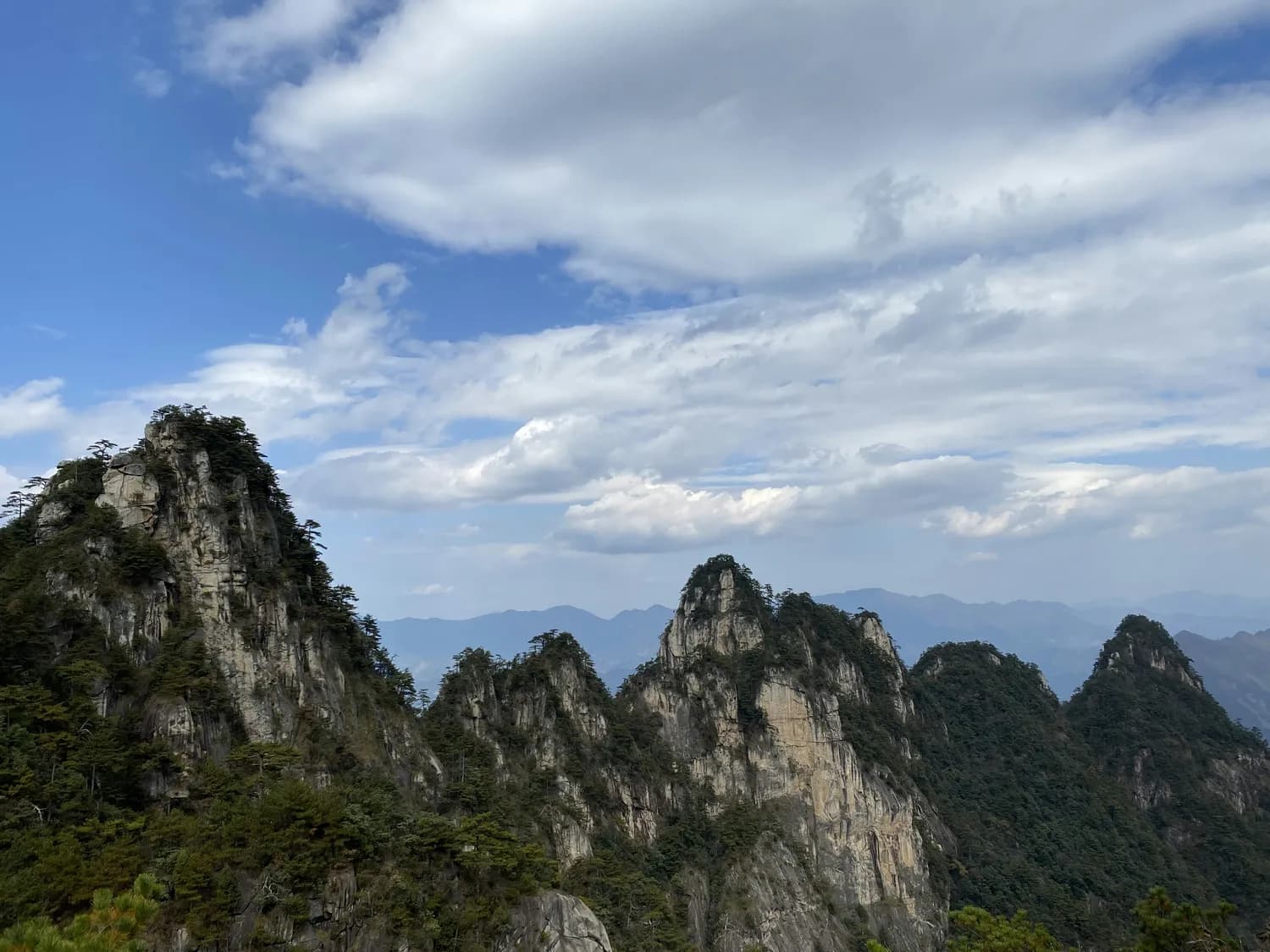 广西贵港北帝山：自然奇观与生态保护并行