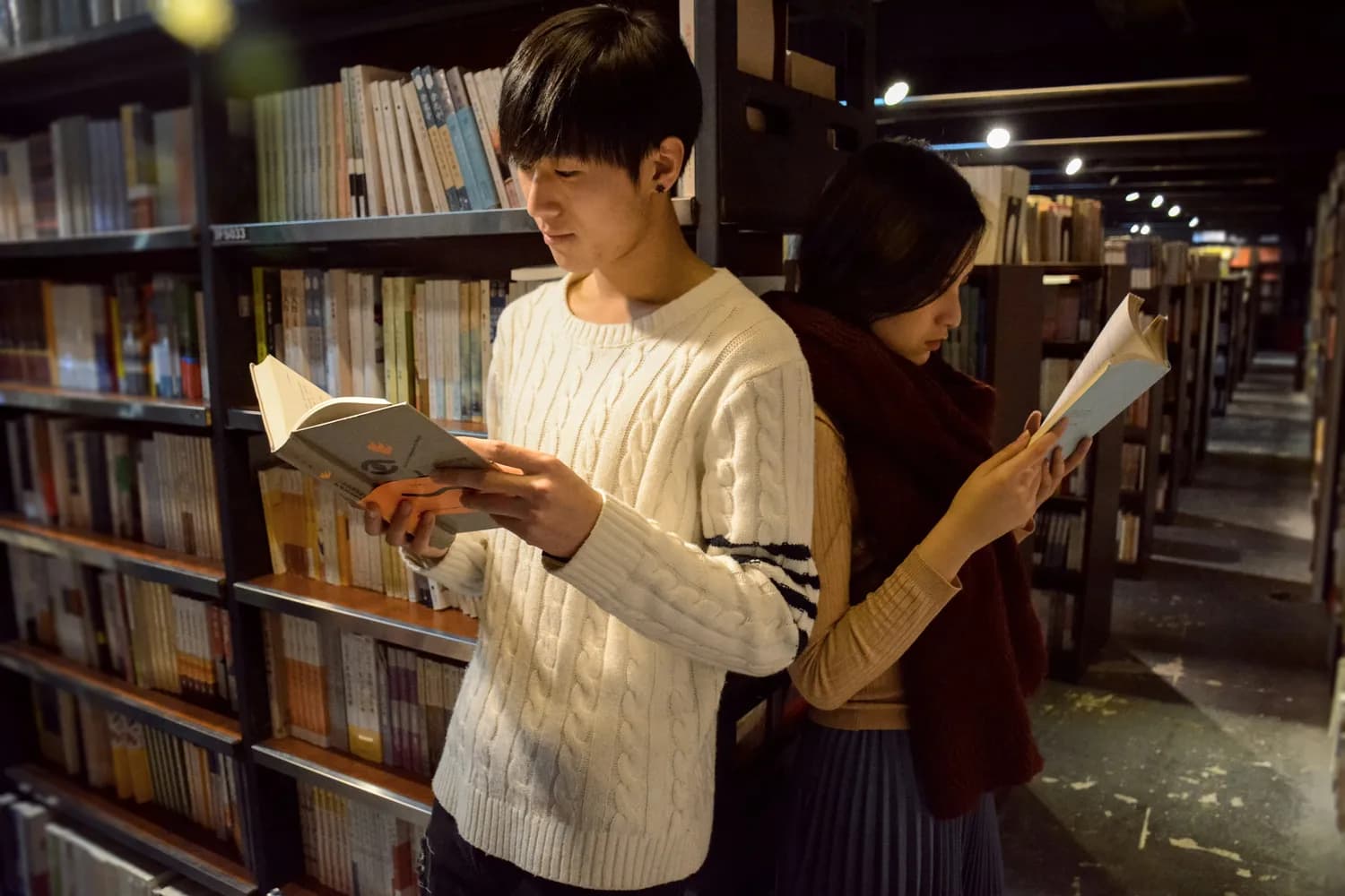 《我在时间尽头等你》：邱倩和林格的时间旅行谜团