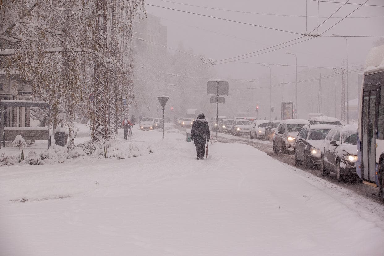 河南局地暴雪：寒潮下的考验与应对