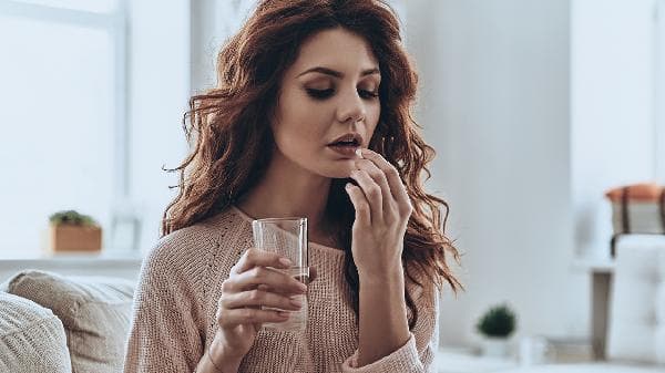 感冒时喝酒真的会加重病情吗？四大危害需警惕