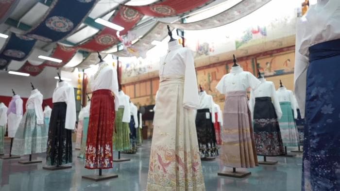 年终盘点：中国服装市场的多元化趋势与创新营销