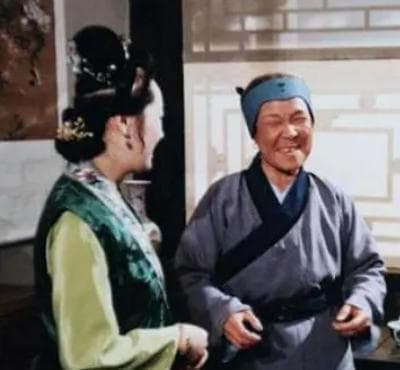 红楼梦全书中是如何描写刘姥姥三次进贾府的情景的？