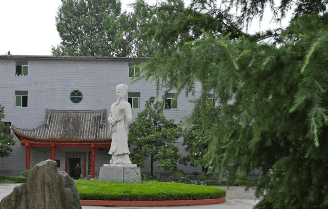诸葛亮墓地：历经1700多年无人来盗，坟冢布局朝向令人感慨万千