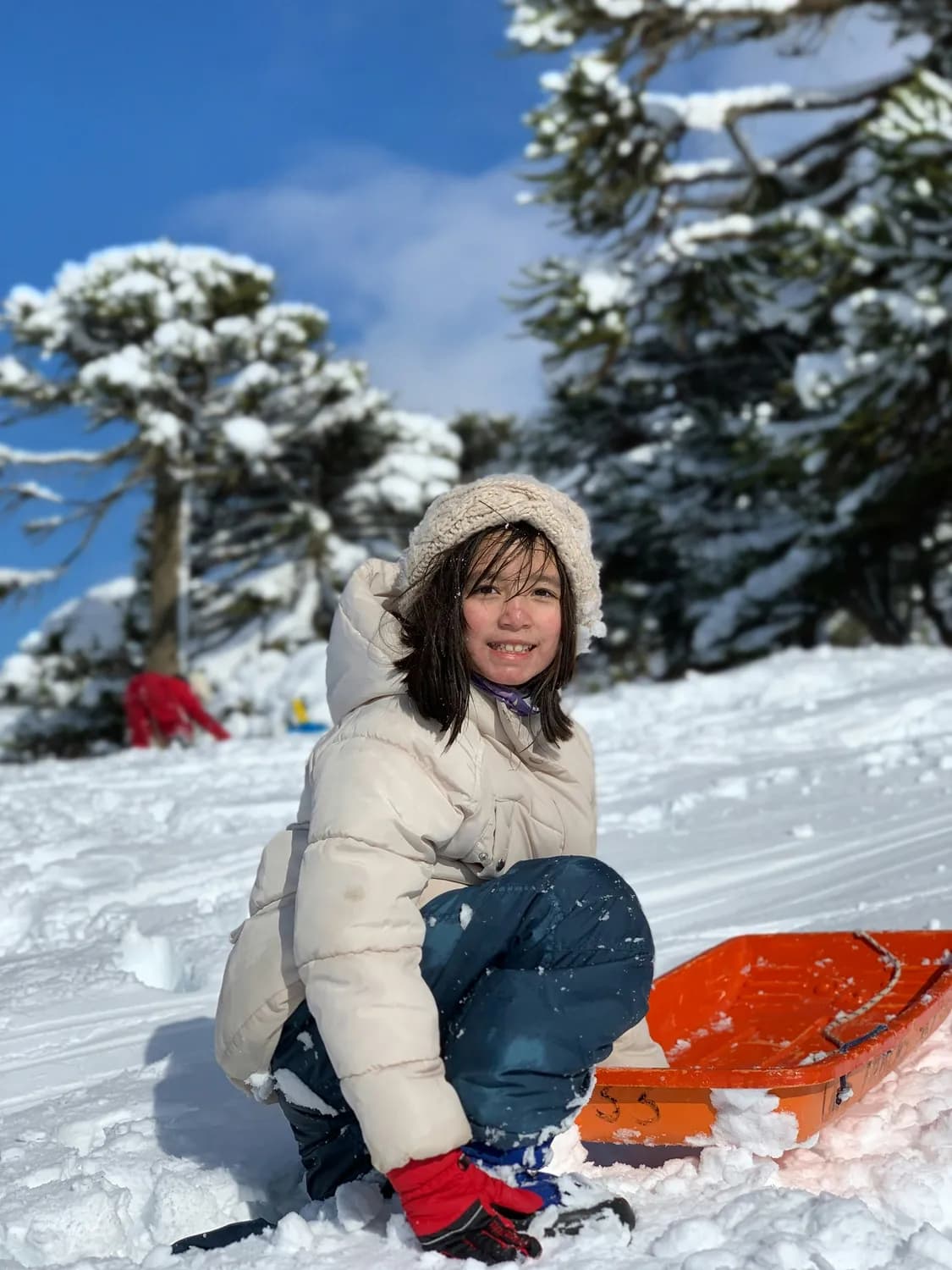 54岁李嘉欣晒滑雪照，科学饮食运动助力冻龄