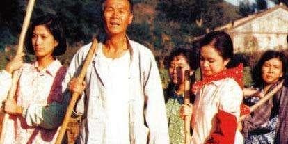 《篱笆·女人和狗》：金锁媳妇“傻乎乎”，凭啥被誉为幸福之人？