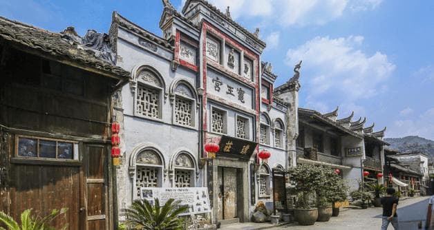 怀化探秘：十大景点带你领略自然与人文的和谐交响