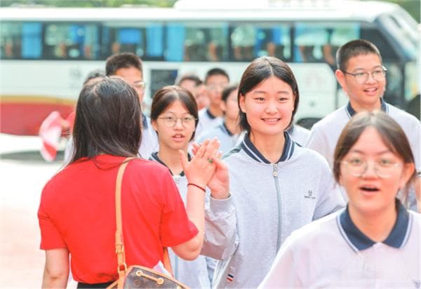 2024年中考首日——晋江超2.5万名考生提笔逐梦